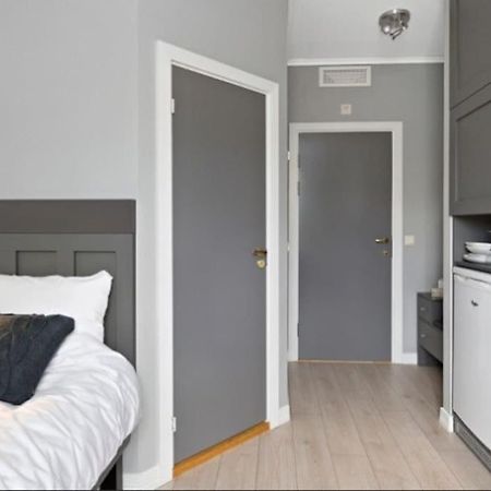 Comfy Studio Near Airport Apartment การ์เดอร์โมน ภายนอก รูปภาพ