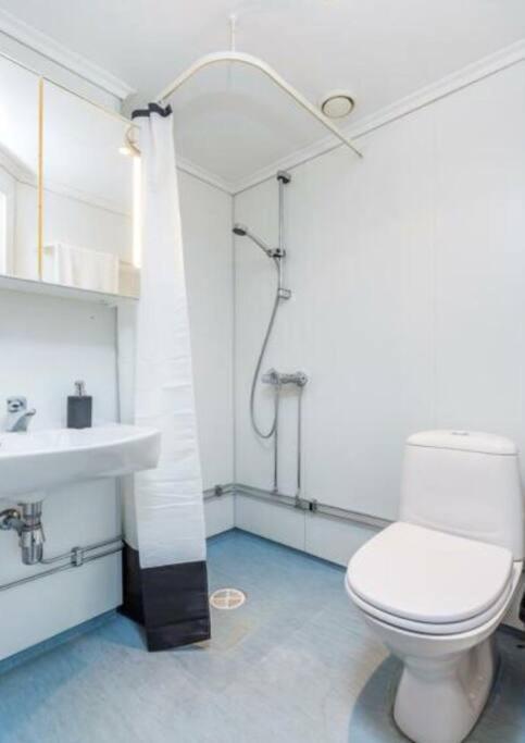 Comfy Studio Near Airport Apartment การ์เดอร์โมน ภายนอก รูปภาพ